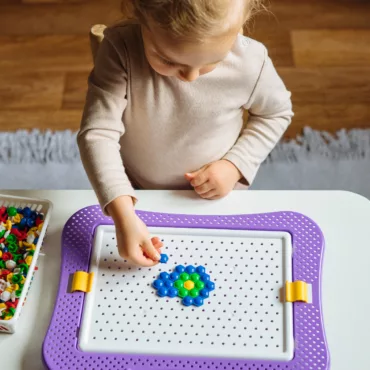 3D мозайка с разноцветни бутони за деца, игра за моторика и концентрация, безопасна пластмаса, 3+ години