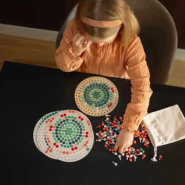 3D мозайка за деца с кръгли плочки и цветни шаблони, игра за сръчност и творчество, подходяща за 4+ години