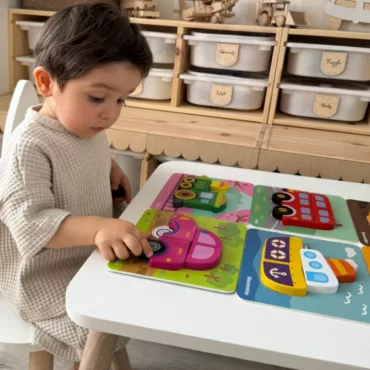 Дървен пъзел с превозни средства, дете играе, цветни части, обучаваща играчка за малки деца