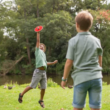 Игра с фрисби на открито, летяща чиния за бързина и състезания, подходяща за момчета над 5 години