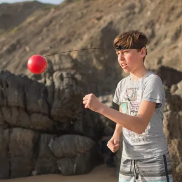 Тренировъчна игра с топка на ластик за бързи реакции, играчка за момчета над 6 години