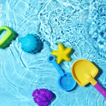 Еко играчки за вода и пясък – формички и лопатки в различни цветове, играчки за навън