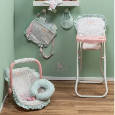 Комплект аксесоари за кукли – столче, кошница, раничка и възглавница в пастелни цветове