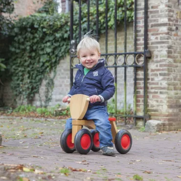 Дървено колело за бутане с четири колела, подходящо за малки деца над 1 година