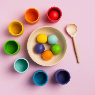 Дървени цветни купички и топчета, Montessori стил, намаления на детски играчки