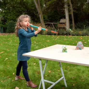 Занимателна игра със стрелба по мишени, чудовища, подходяща за момичета