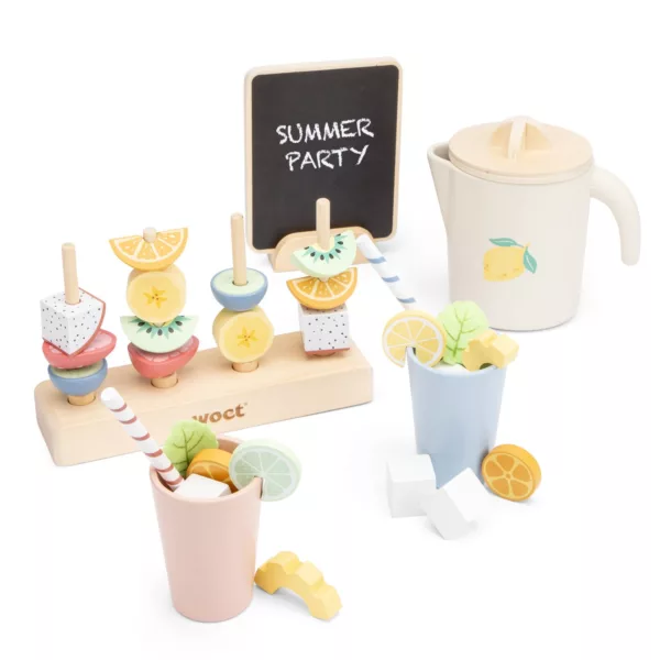 Дървен комплект за игра – Лимонада с плодови резени, каничка и цветни чаши