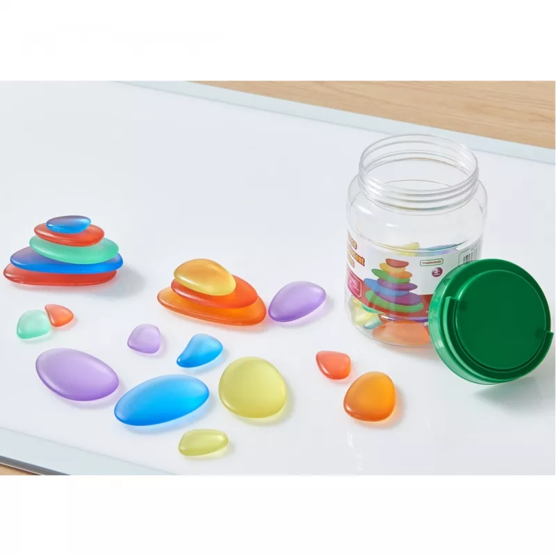 Светещи сензорни камъчета за учене и игра Masterkidz разпръснати с кутия