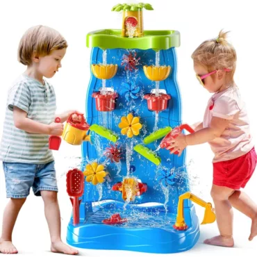 Деца играят с водопад и водна стена за игра 2в1 с пясъчни играчки