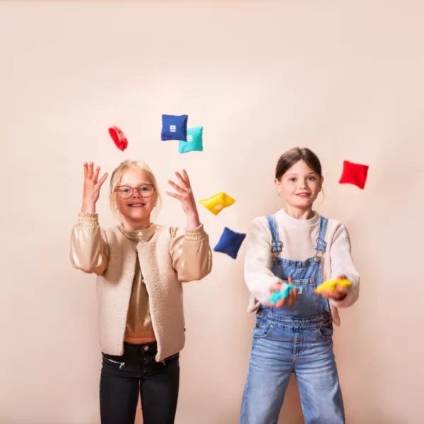 Игра с бобени торбички Хвърли и улови BS Toys цветен текстил 3+