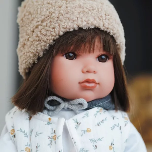 Реалистична кукла Белла с пухена шапка и кафява коса – Antonio Juan 45 см