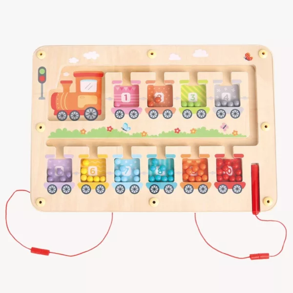 Дървен магнитен лабиринт влакче с цветни топчета за учене и моторика