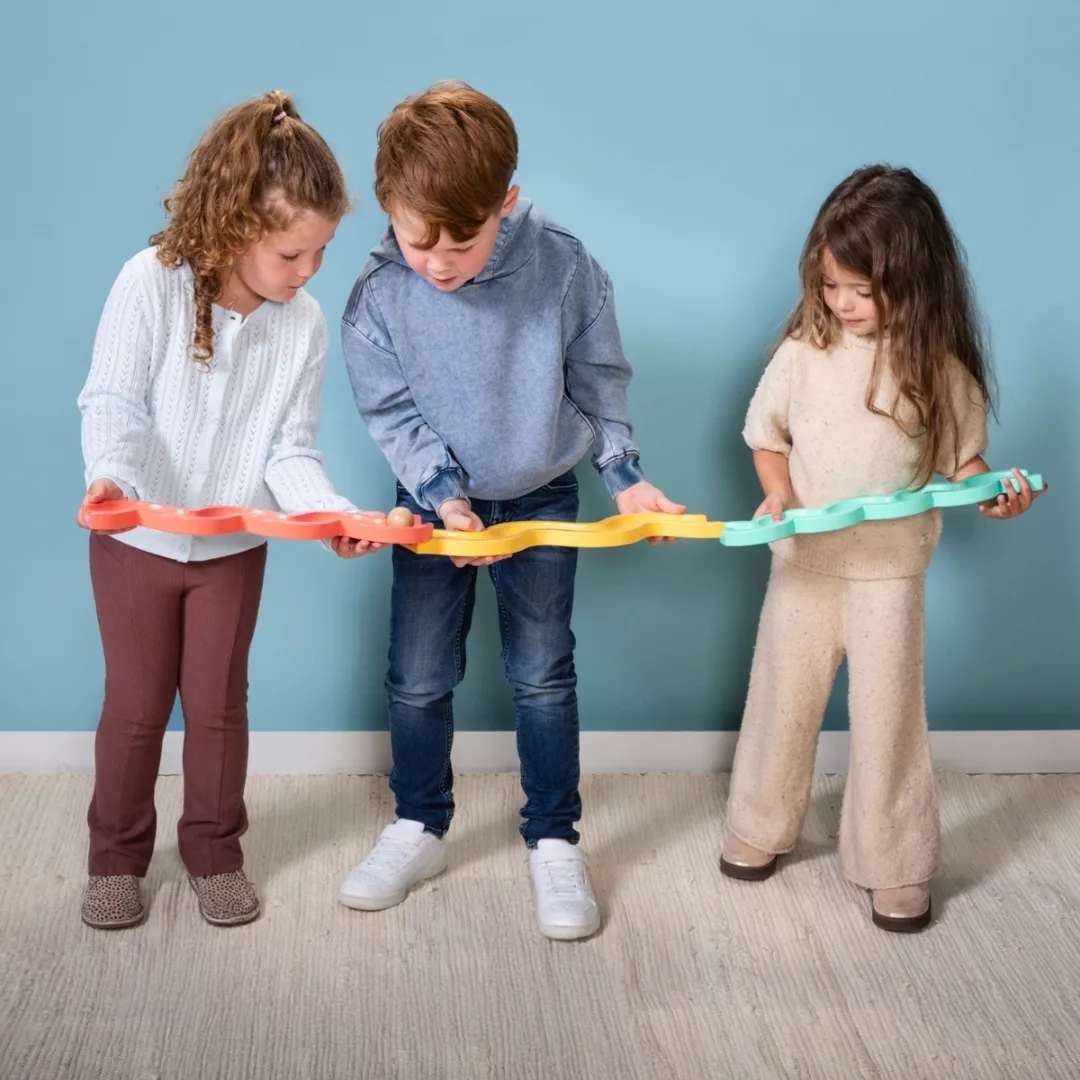 Детска отборна игра Предай и играй BS Toys цветна дървена писта 4+