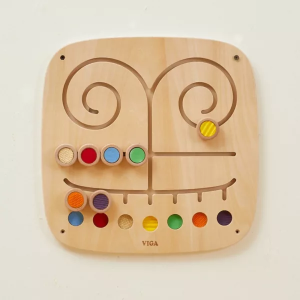 Сензорно табло лабиринт VIGA Toys с бутони в различни цветове и текстури