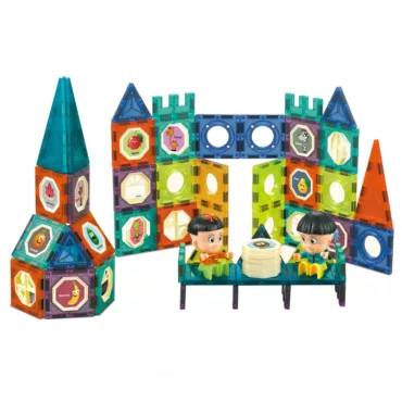 3D магнитен конструктор Замък &ndash; 98 части с фигурки, цветни плочи и аксесоари