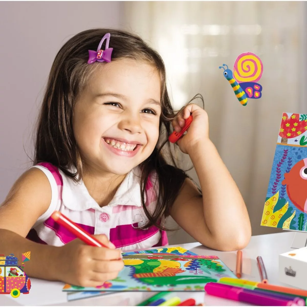 Дете рисува с детски магически флумастери Crea Lign творчески комплект 4+