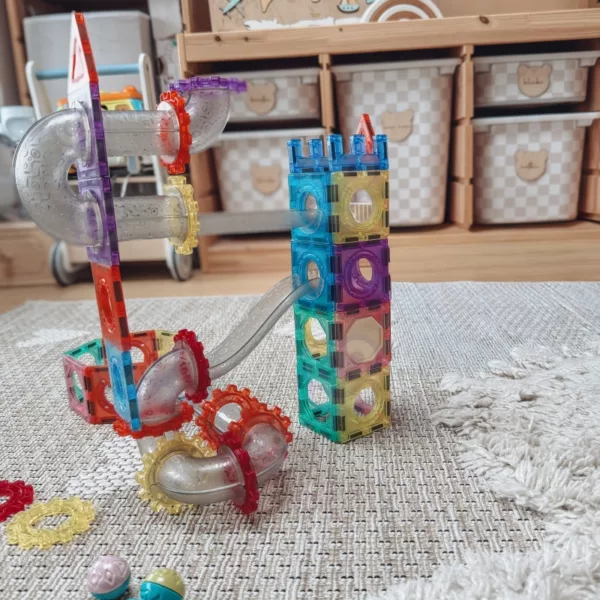 Магнитен 3D конструктор с топчета STEM писта в детска стая 3+