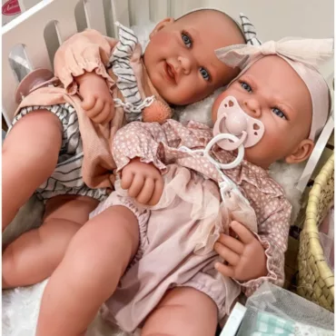 Бебета с меко тяло испански кукли за гушкане с биберони