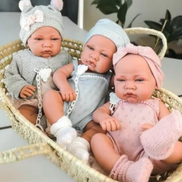 Бебета с меко тяло испански кукли за гушкане в нежни цветове