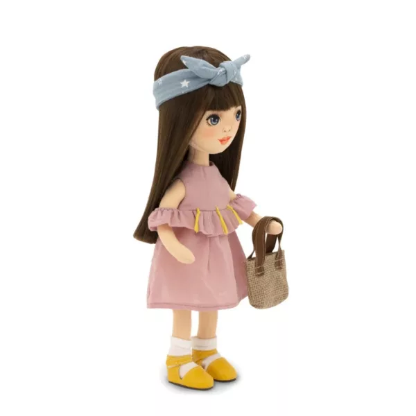 Мека кукла Софи розова рокля Sweet Sisters текстилен детайл и пискюли