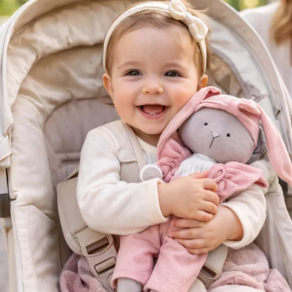 Меко бебешко зайче Луси в розово от памук за новородени 0+