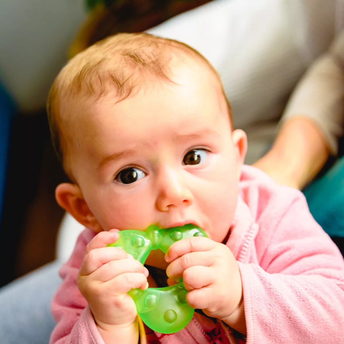 Бебешка гризалка зелен силиконов ринг за никнещи зъбки и игра