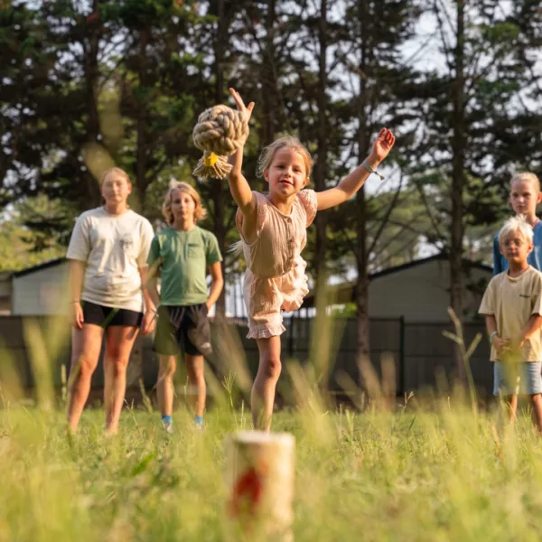 Дървена игра за точност с числа BS Toys хвърляне на въже 8+