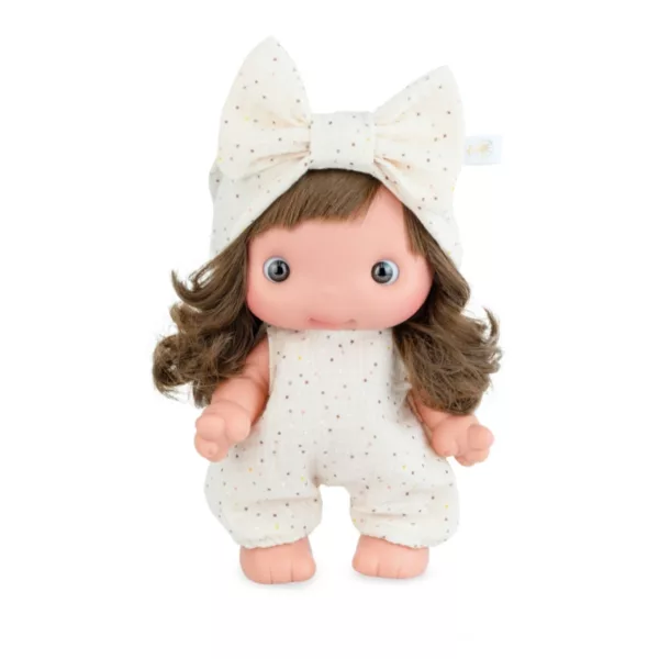 Детска кукла Piu Мия с кафява коса и бежов гащеризон винилова играчка 26 см