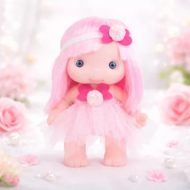 Детска кукла фея с розова рокля и коса декоративен фон винилова играчка