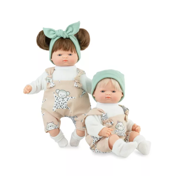Кукли бебе Ая с бежови дрехи и зелени аксесоари винил 26 см комплект