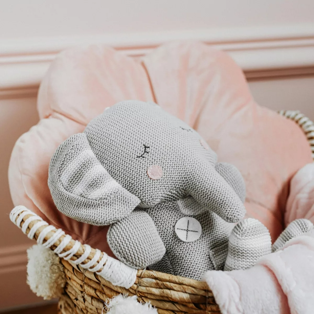 Плюшени и меки играчки за вашето бебе кафяво плюшено мече от мек текстил