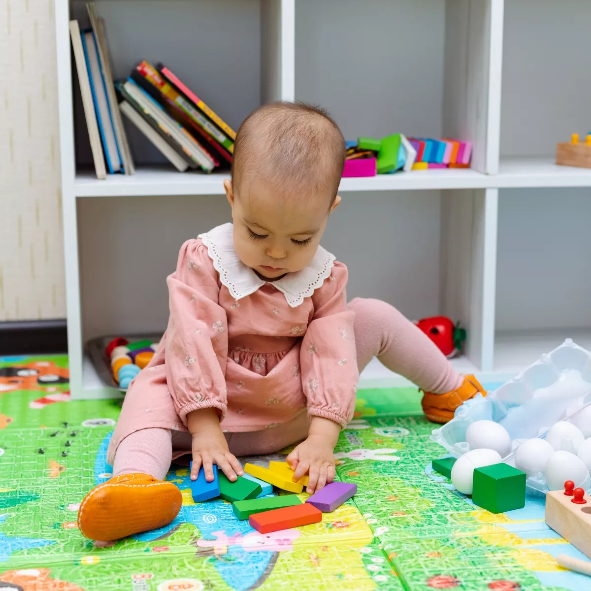 Цветни дървени блокчета за подреждане и сортиране за бебета 12+ месеца