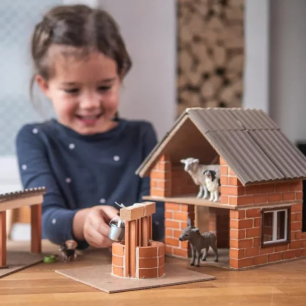 Строителен комплект с тухли Ферма Teifoc 230 части с животни 8+