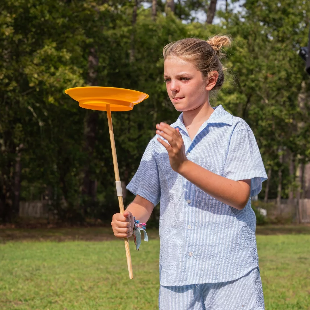 Въртяща се чиния за баланс жълта с дървена пръчка за деца 8+