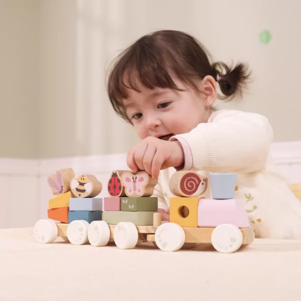 Дървен влак с форми и животни Viga Toys цветно влакче за нанизване 18м+