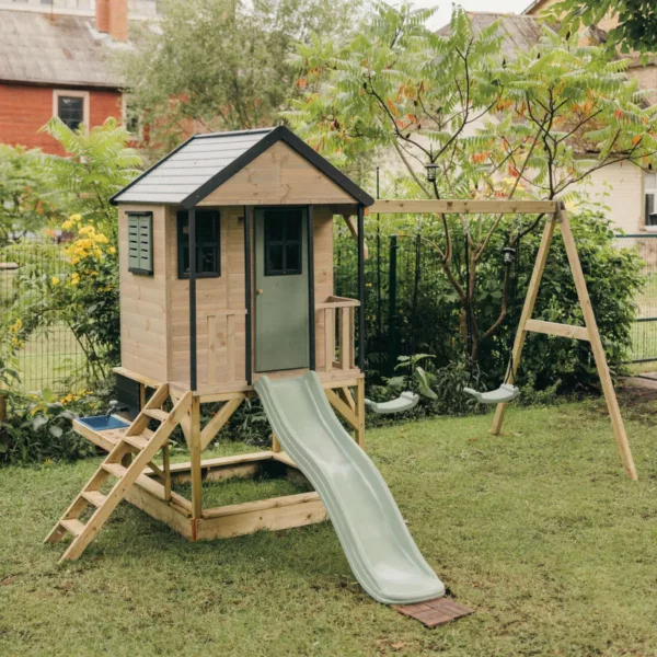 Детска дървена площадка с къщичка, пързалка и двойна люлка в зелен и натурален цвят