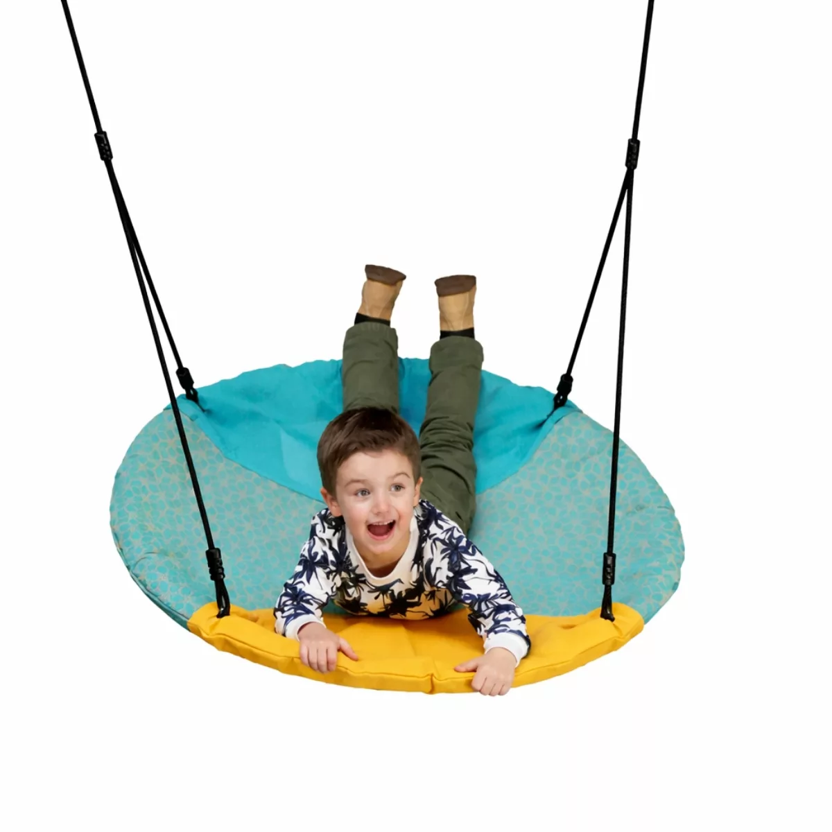 Детска люлка гнездо с дете лежащо върху нея за игра и люлеене на открито