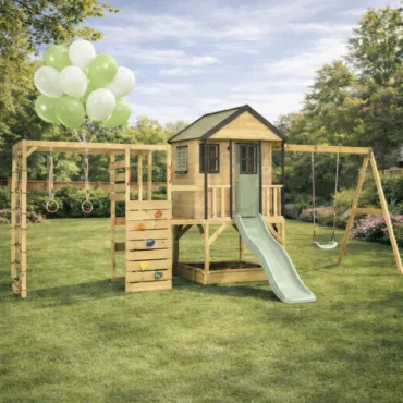 Детска дървена площадка с къщичка, пързалка, люлки и катерушка в естествен цвят за двор