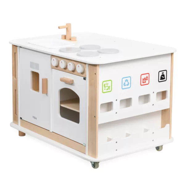 Деца играят с Монтесори център кухня Viga Toys с печка мивка и аксесоари