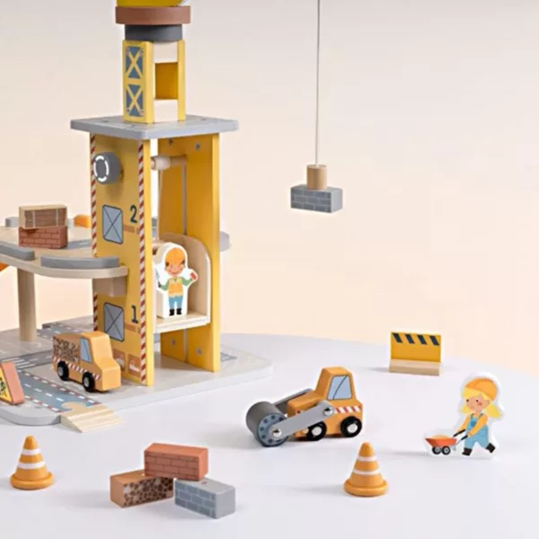 Дървен кран със строителна площадка Tooky Toy с рампа, машини и работници