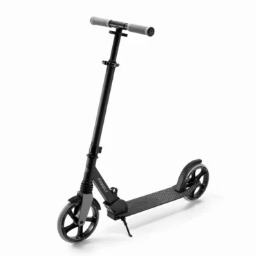 Черна тротинетка Kinderkraft FREELY с големи PU колела и сгъваем дизайн