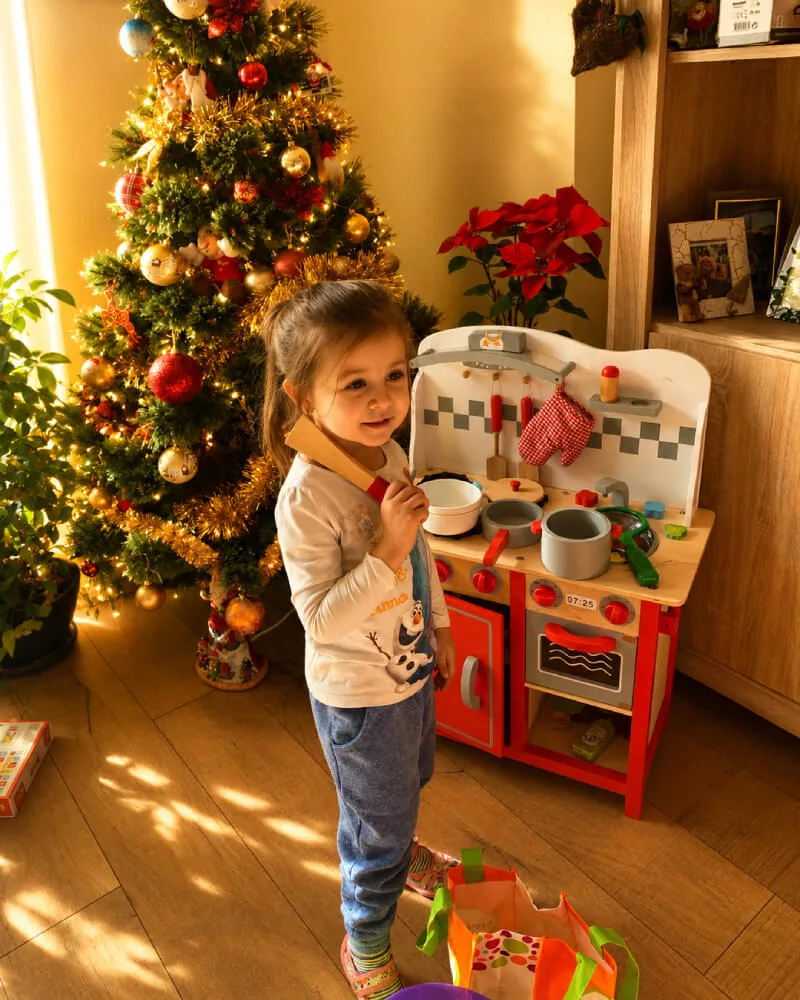 Коледният подарък, с който играе всеки ден.