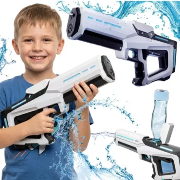 Дете с електрически воден пистолет Jolly за забавни летни игри на открито