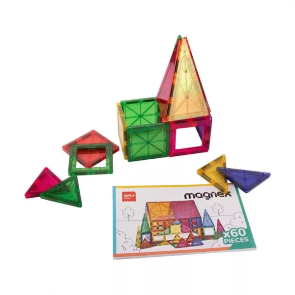 Цветна кула от прозрачни магнитни плочки APLI Kids MagneX с книжка и отделни геометрични елементи.